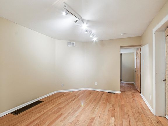 5th image of 2325 Catharine St #1