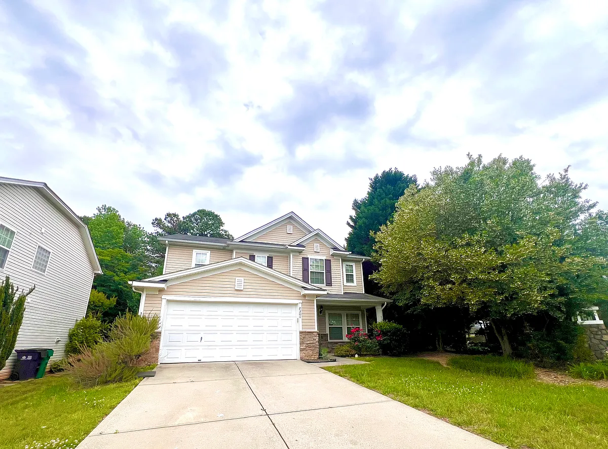 Building Photo - 2304 Harwood Hills Ln