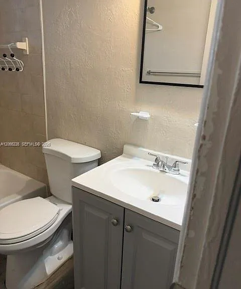 1417 NW 7th Ave #1-2 — Photo 3