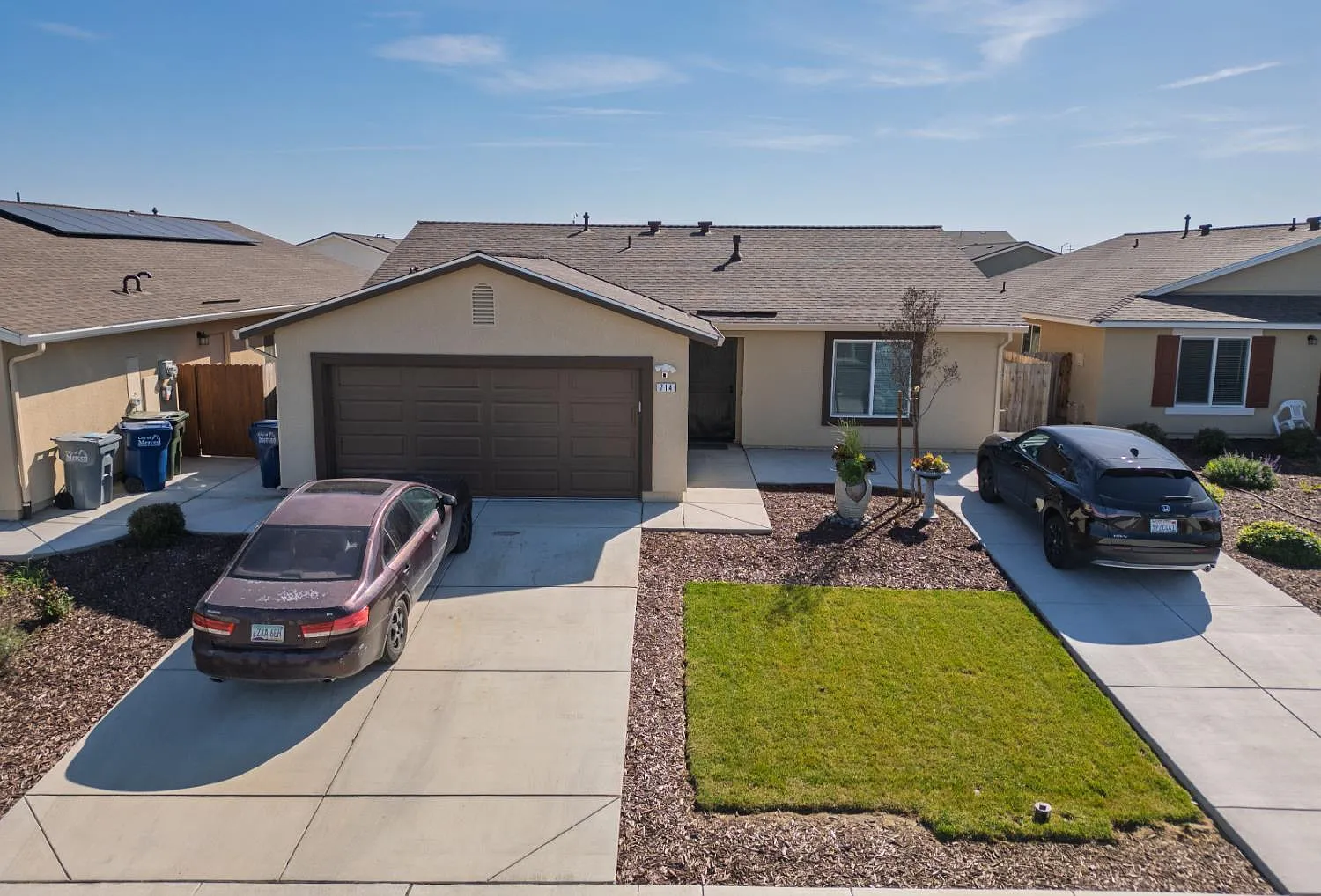 714 Dean Ct photo 1
