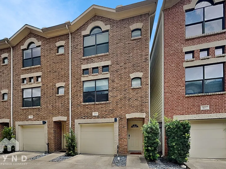648 Westcross St #805 — Photo 1