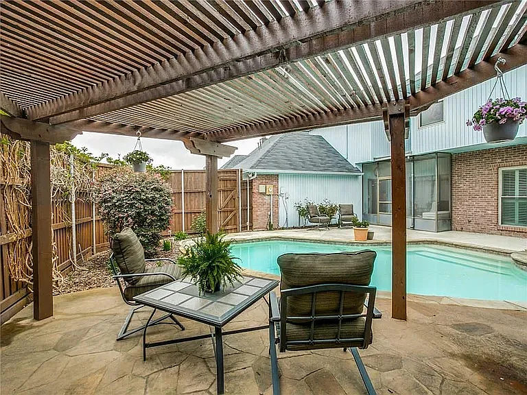 4652 Portrait Ln — Photo 32