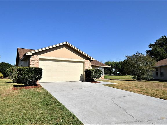 3rd image of 13212 Pine Creek Cir
