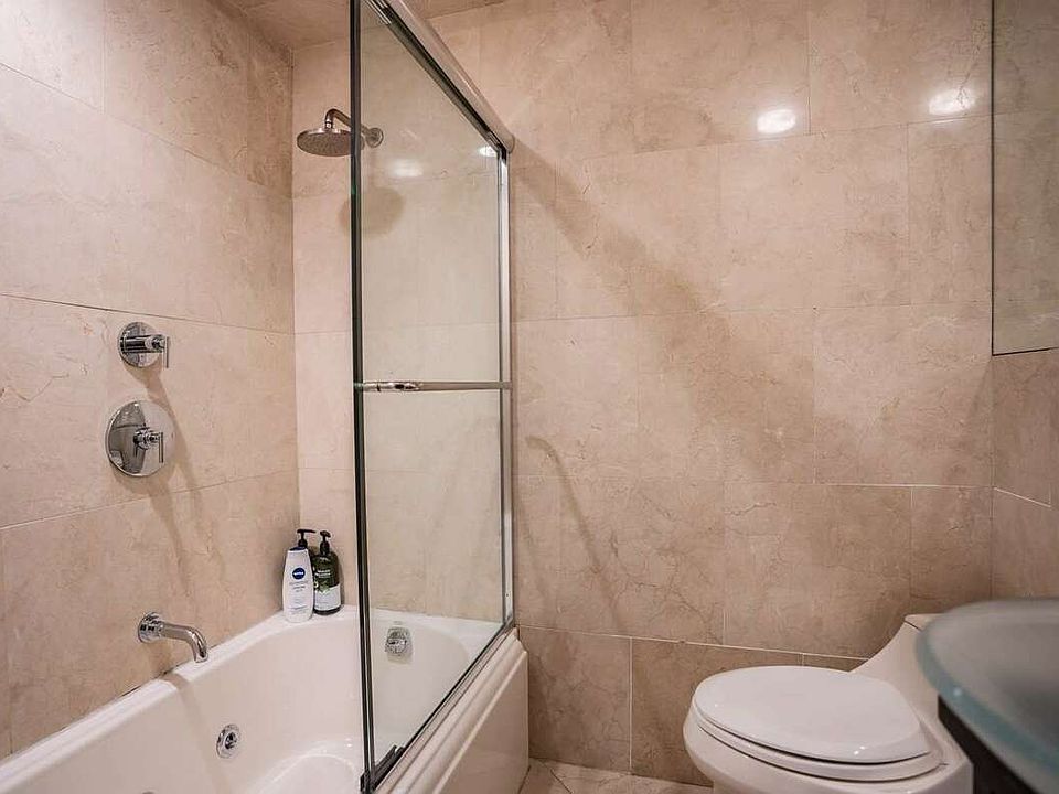1st image of 124 E 30th St #1