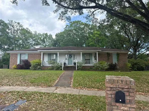 3653 Surrey Ct, Mobile, AL 36693