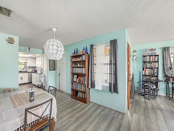 2nd image of 4715 E Poinsettia Ave