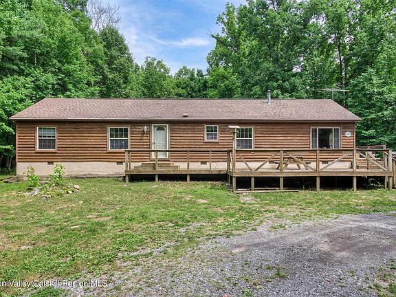 2nd image of 140 Mossy Hill Road