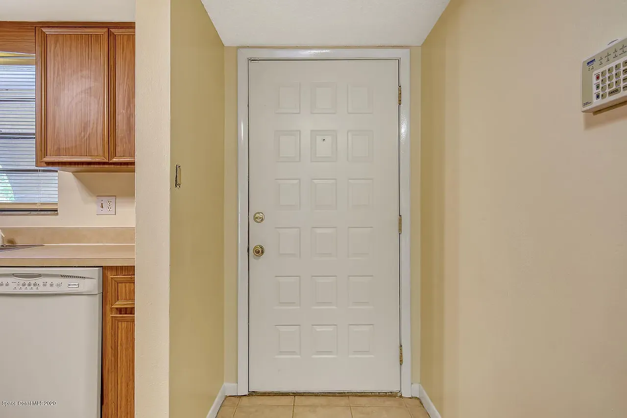 2 bed, 1033 sqft, $1,650 — Photo 2