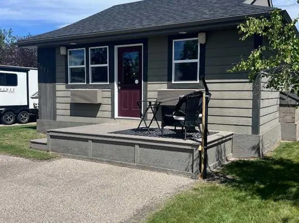 3011 S South Pine Lake Rd, Red Deer County, AB T0M 1S0