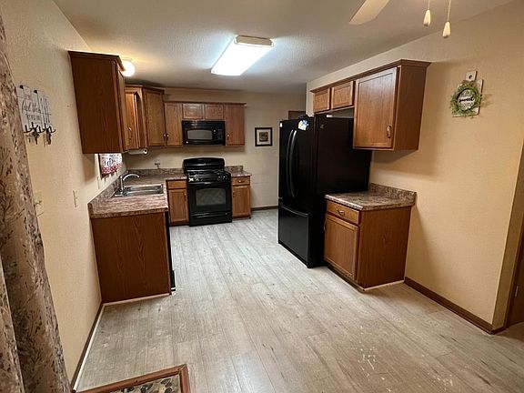 4th image of 104 Sydnee Ln