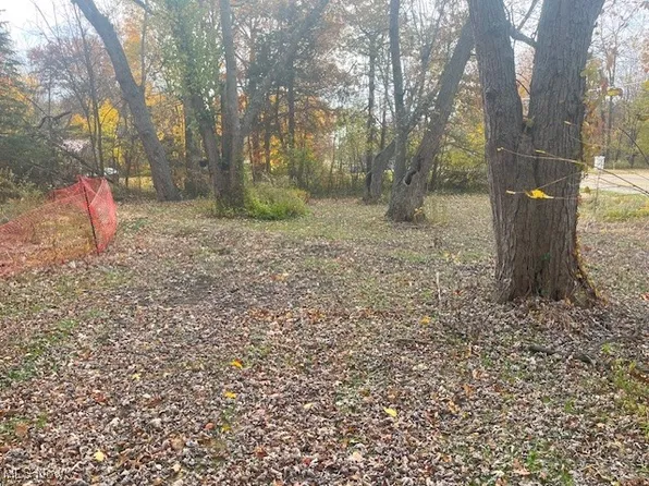 7411 Stearns Rd, Olmsted Township, OH 44138