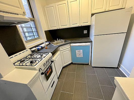 5th image of 72-36 112th St #444