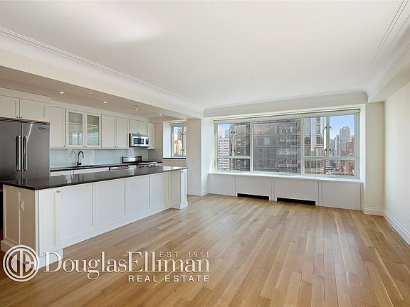 3rd image of 200 E 66th St APT E1702