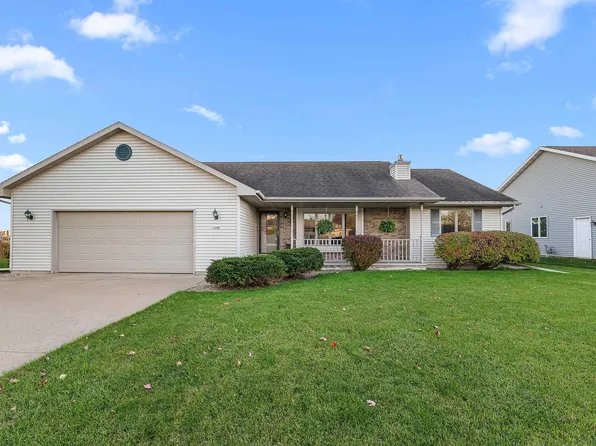 1390 Willow Bend Ln, Oshkosh, WI 54904