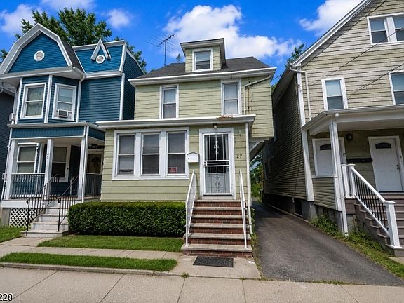 2nd image of 27 Cummings St