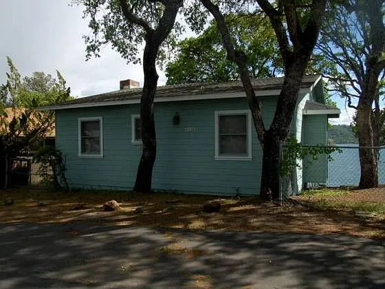 12871 Oak Knoll Ave photo 1
