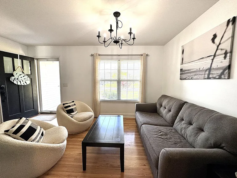 418 Amaryllis Ln — Photo 6