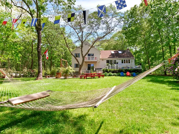 https://photos.zillowstatic.com/fp/a427174512098dbd4be4e55149f3d726-p_e.webp