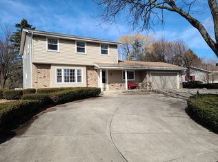 14460 W Honey Ln, New Berlin, WI 53151
