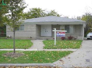 15130 Park St, Oak Park, MI 48237