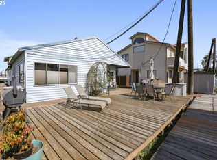 331 NE Bridgeton Rd SLIP 7, Portland, OR 97211