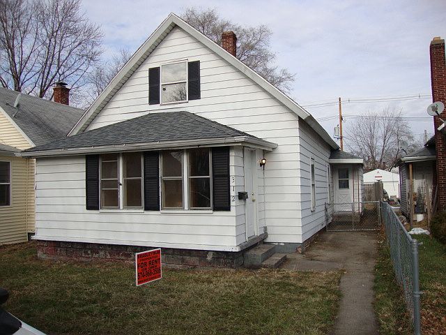 2nd image of 312 E 9th St