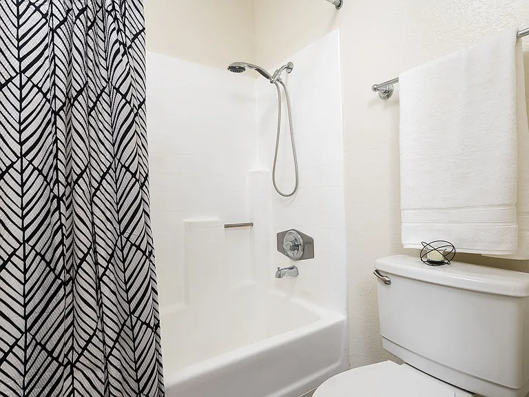 Woodbend Apartments — Photo 44