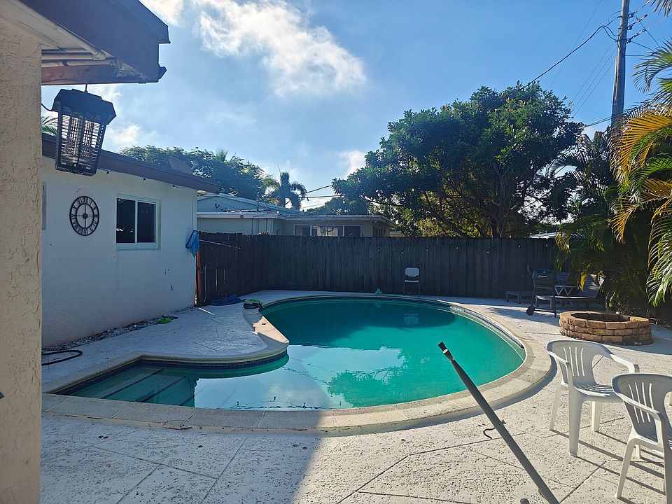 1st image of 1101 SW 1st Ave