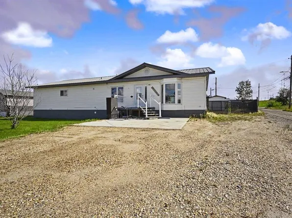5003 W 46th St, Valleyview, AB T0H 3N0