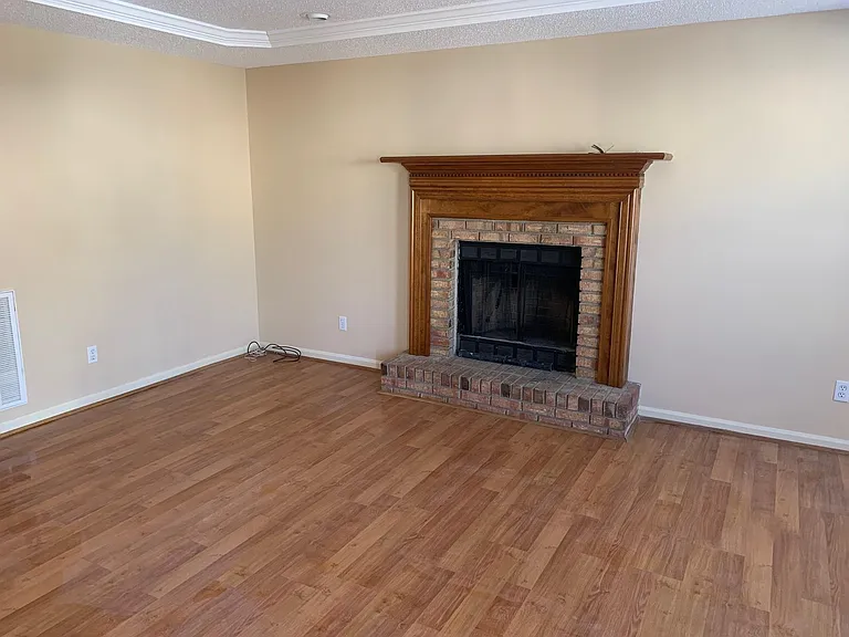 9634 Williamsburg Dr — Photo 7