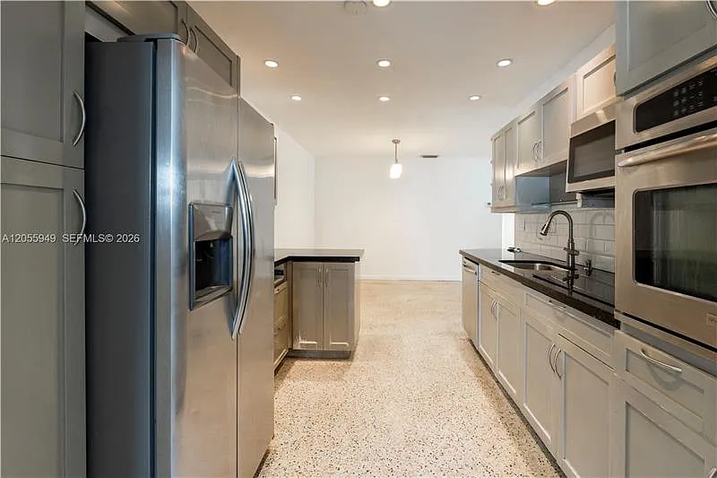 3 bed, $3,700 — Photo 3