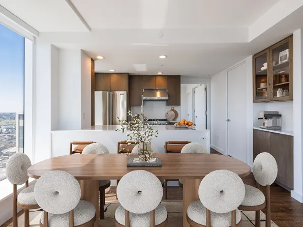 22-44 Jackson Avenue image 1 of 30