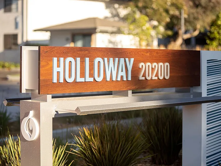 Holloway — Photo 9
