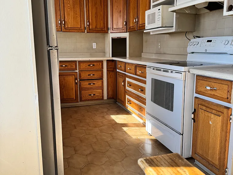 7610 Anaka Dr — Photo 28