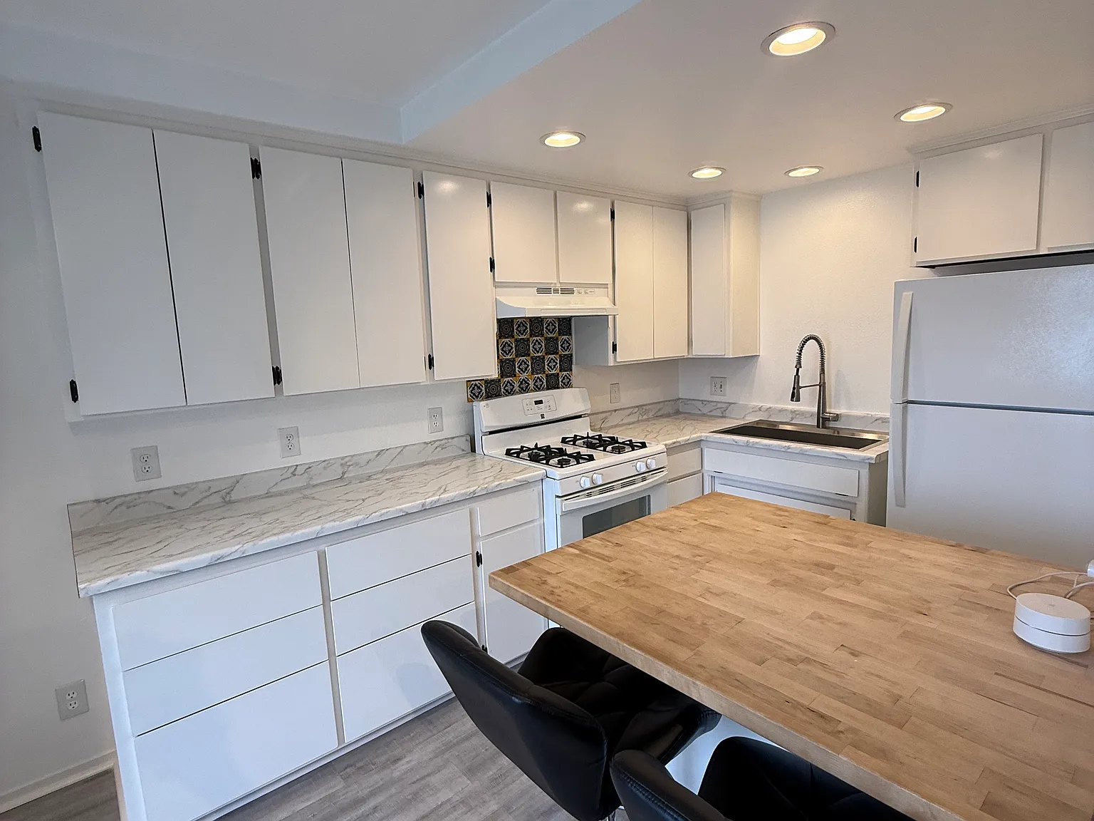 Studio, 400 sqft, $1,700 — Photo 2
