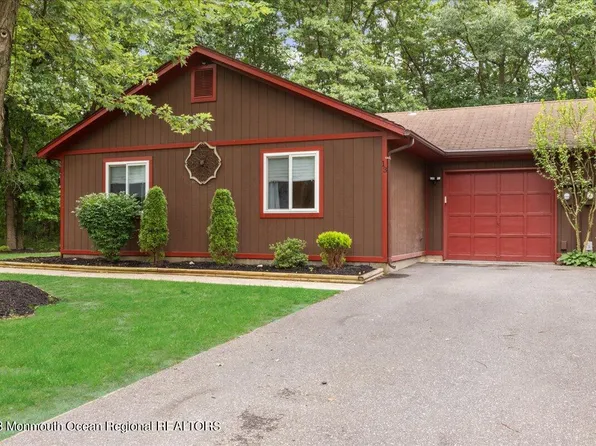 13 Flamingo Drive, Howell, NJ 07731