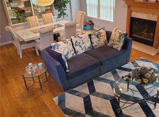 273 Pond View Ln, Smithtown, NY 11787