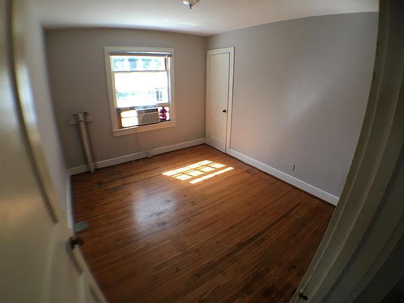 5th image of 422 Hawkins Ave