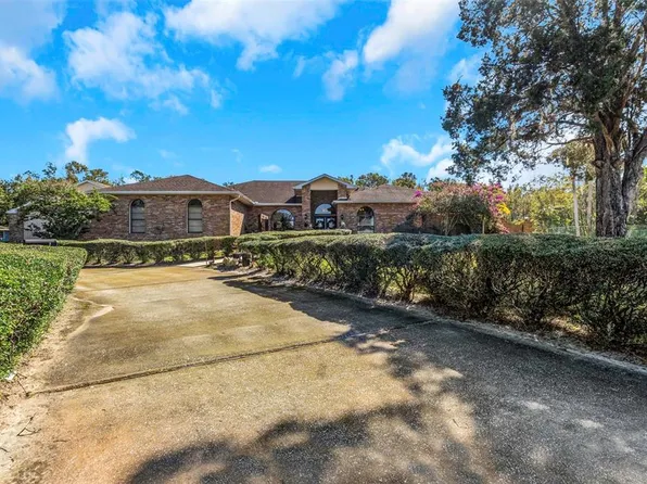 8700 Cessna Dr, New Port Richey, FL 34654