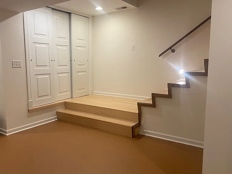 2441 N Mozart St — Photo 22