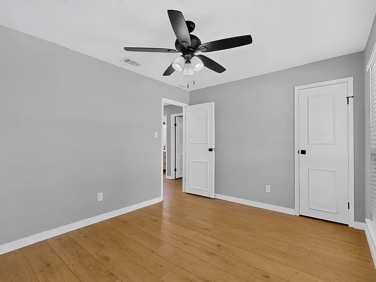 215 Aspenway Dr — Photo 32