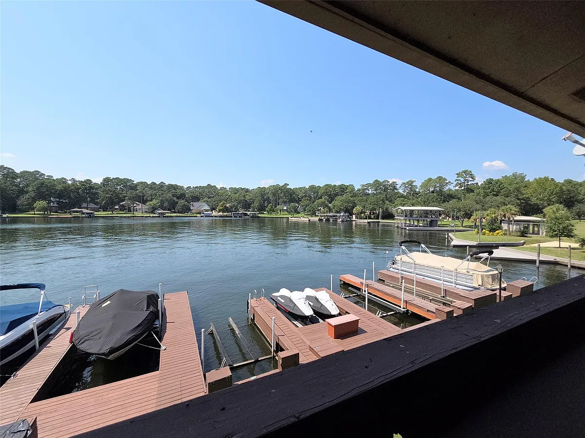 Building Photo - 801 River Rd #114F