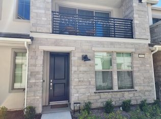 2816 E Teaberry Dr, Fresno, CA 93730