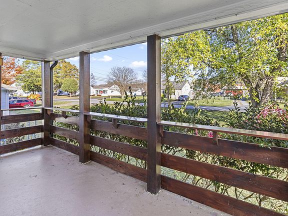 4th image of 705 Carden Ave