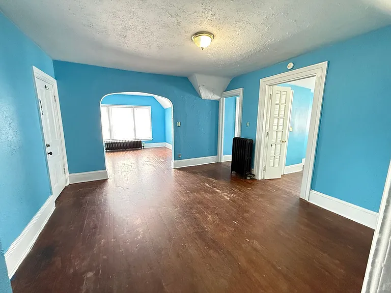 406 W Washington Ave — Photo 6