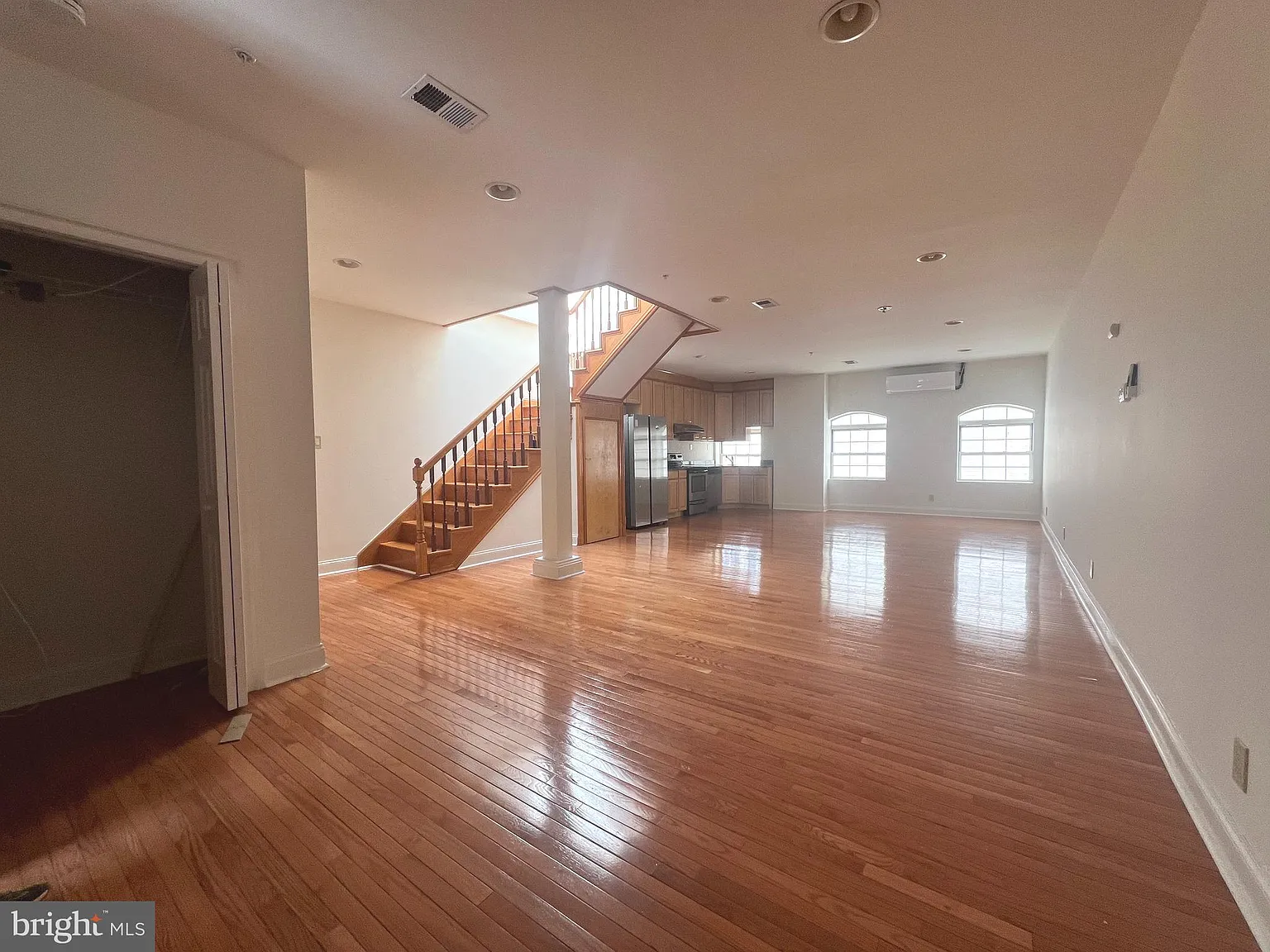 3 bed, 2.5 bath, 1606 sqft, $3,000 — Photo 4