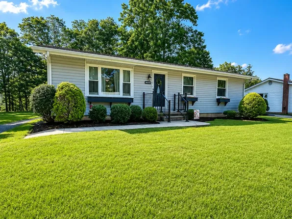 1111 Cherokee Trl, Covington, VA 24426