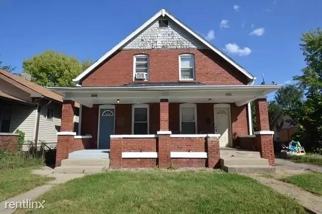 1833 Olive St photo 1