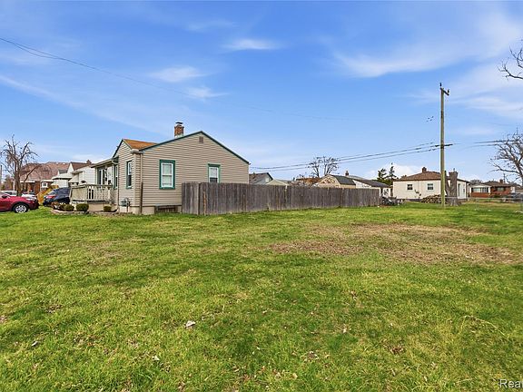 2nd image of 1738 Garfield Ave