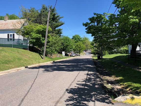 4th image of 238 W High St